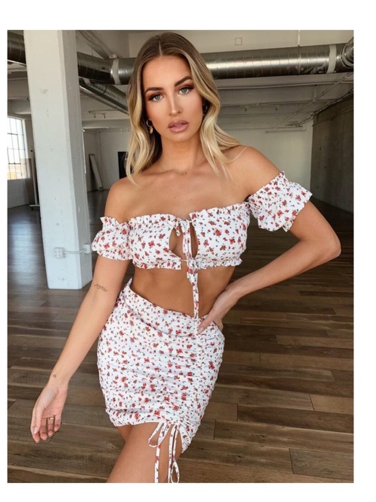 Tiger Mist Dresses & Skirts - Tiger Mist Ruched White Ditsy Floral Mini Skirt